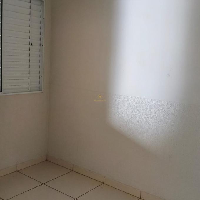 Casa à venda em condomínio fechado com 3 quartos e suíte